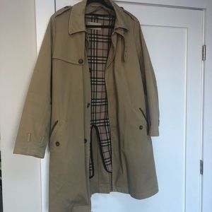 Classic Burberry trench - great condition